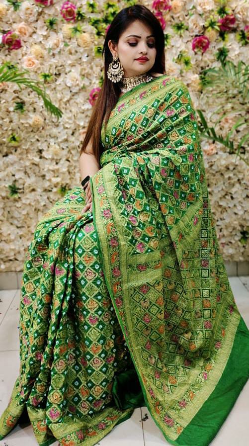 Bandhej Banarasi Saree