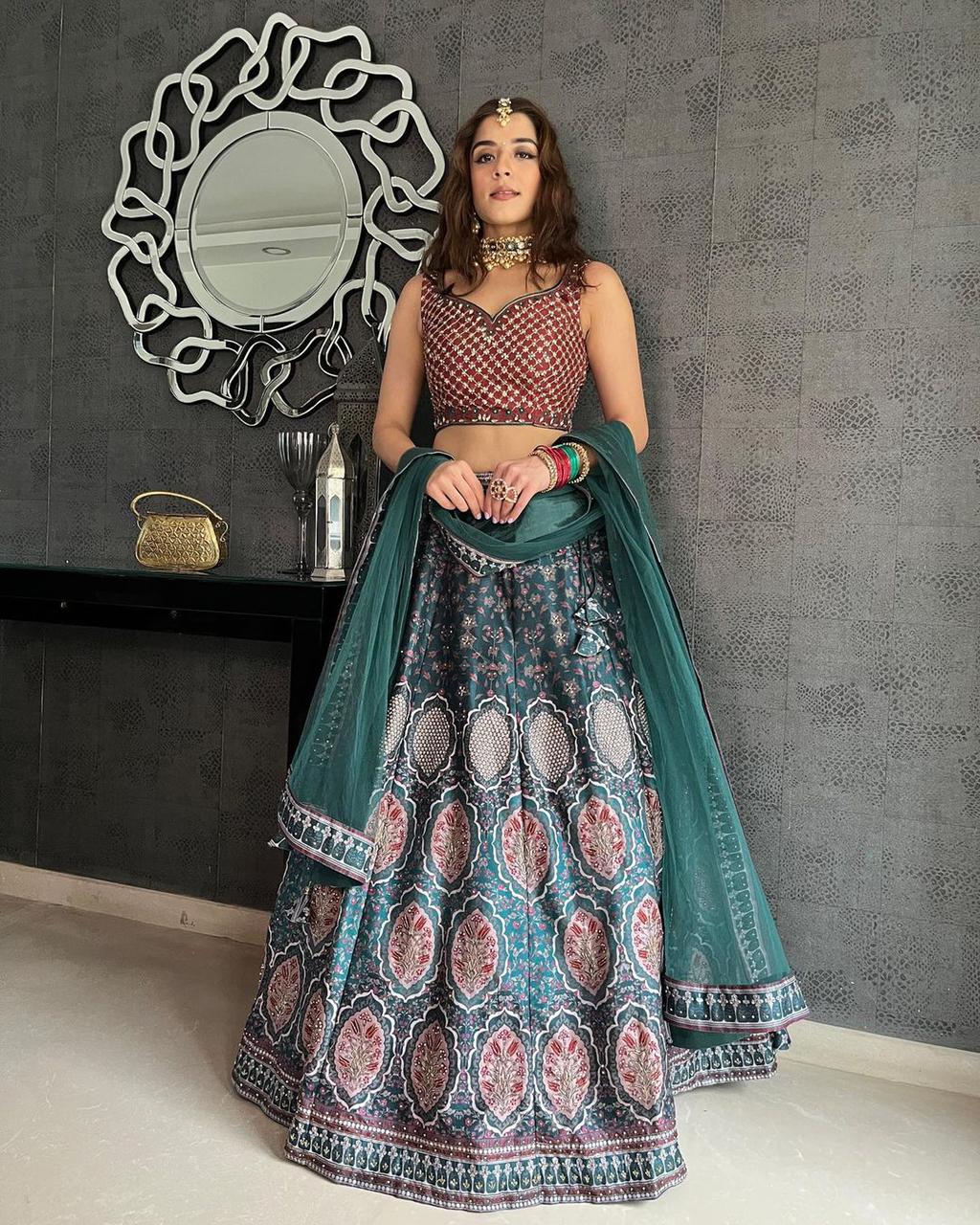 Zari flower Lehenga Choli and Dupatta