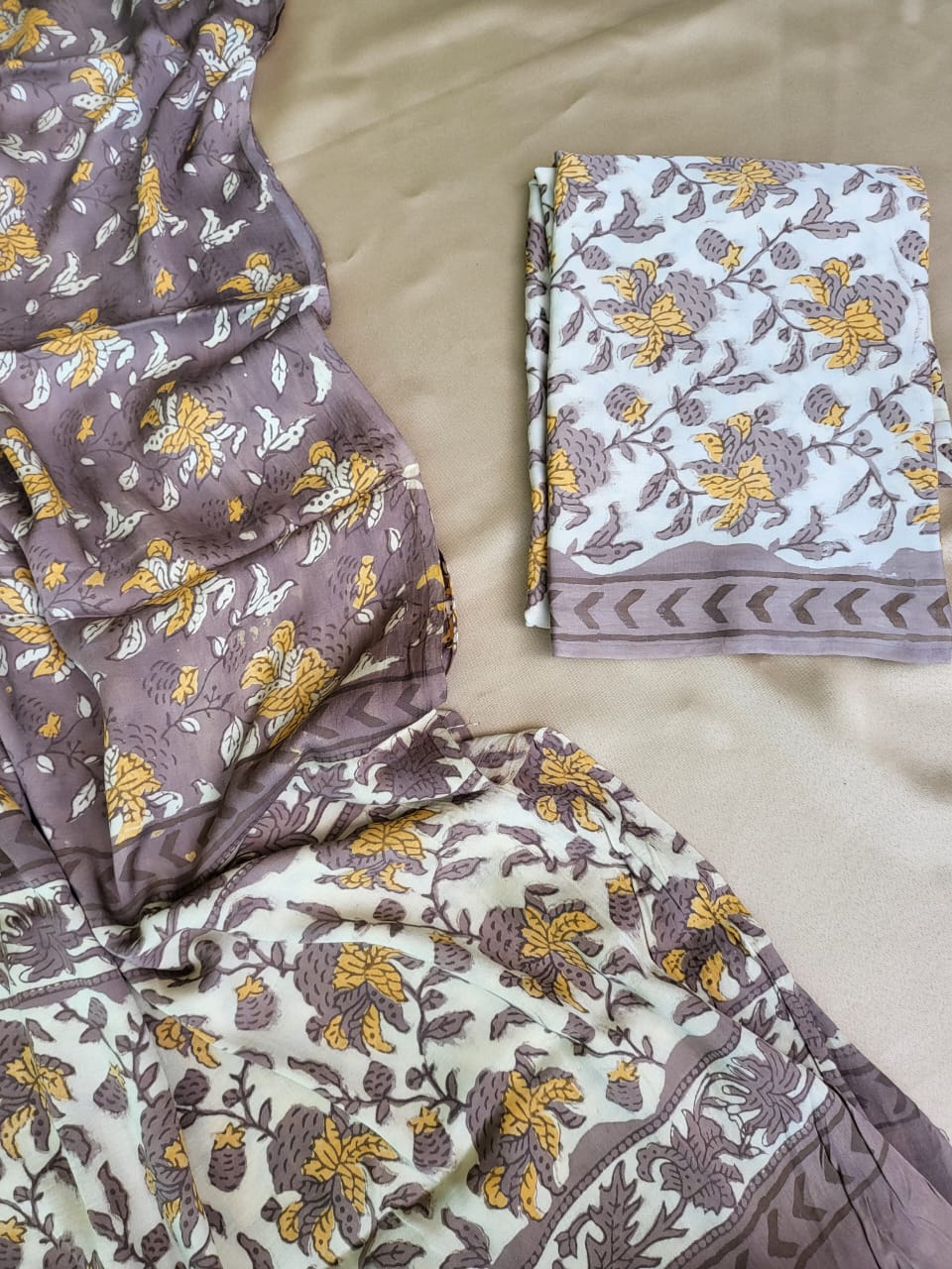 Natural vegetables modal silk suit
