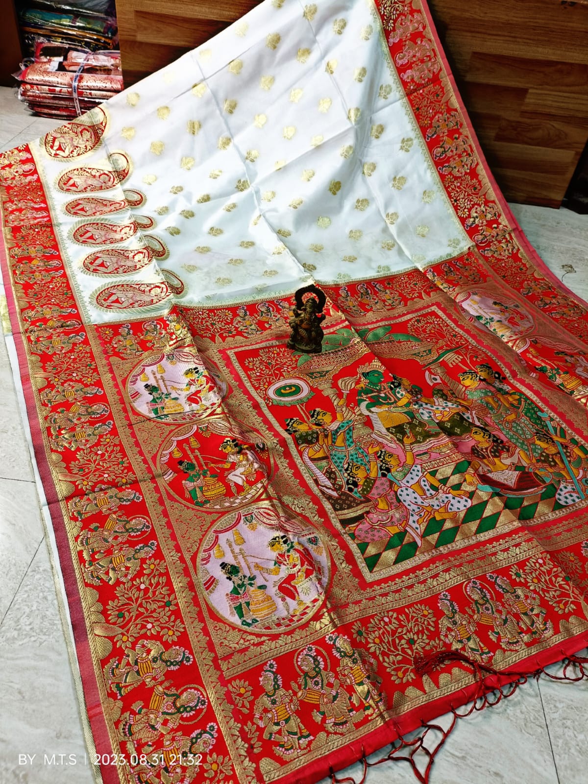 Durga Puja special Silk Sarees