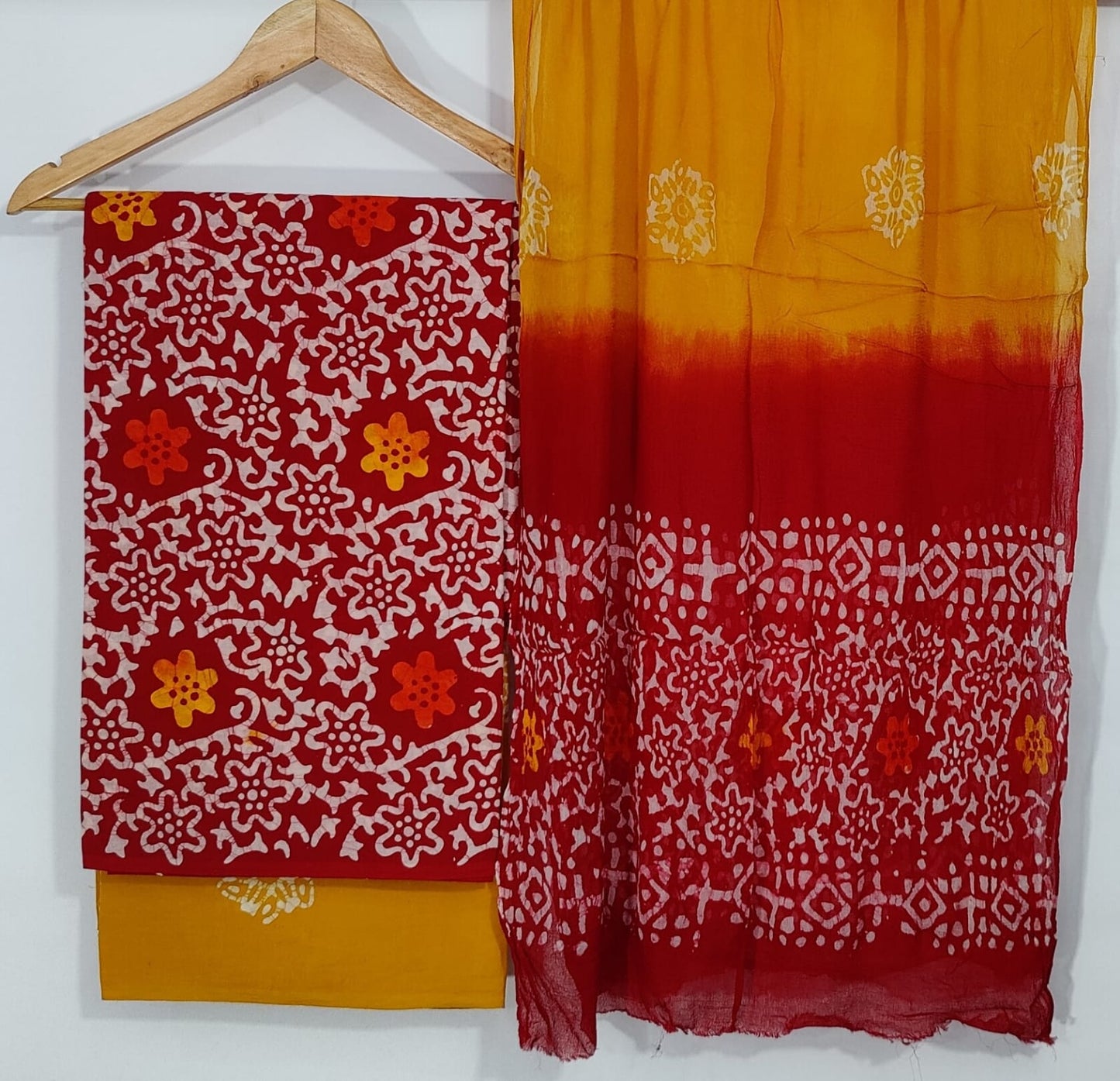 Cotton dress material with Chiffon Dupatta