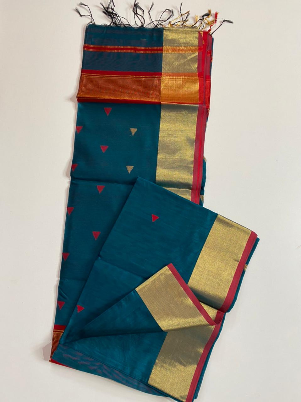 Maheshwari handwoven Zari Patta triangle Buti saree