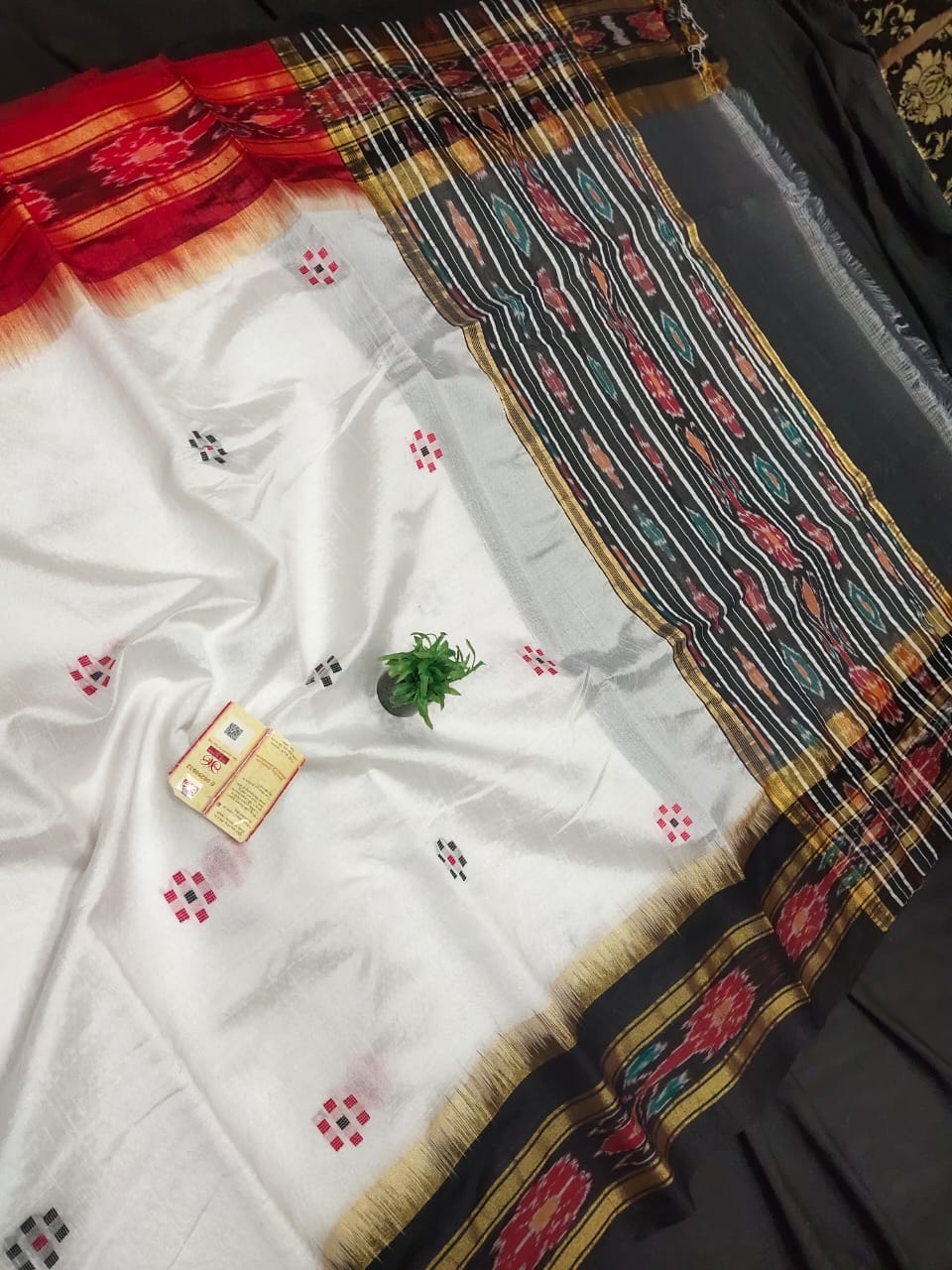 Pure raw silk silk Bandhini saree with Ganga Jamuna and tribal art border