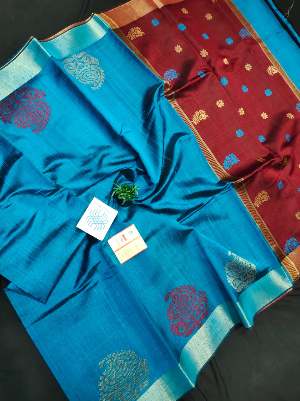 Pure raw silk Jala (Jamdani) saree body buta