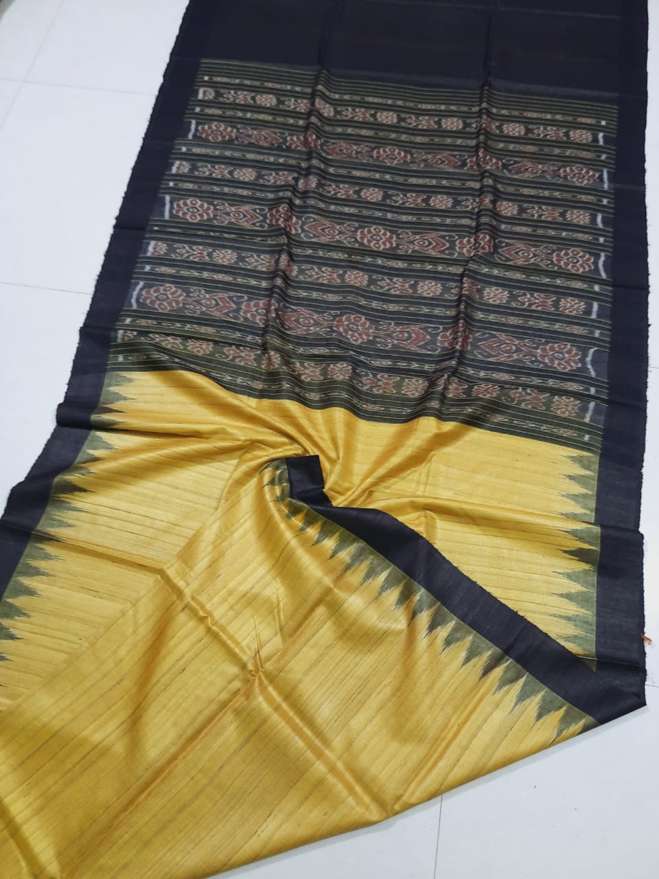 Weaved Tussar gicha ikat pallu saree